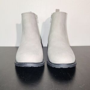 Caching Block Heel Chelsea Bootie